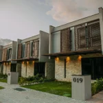 Excelente Casa em Condomínio com 3 Suítes em Intermares