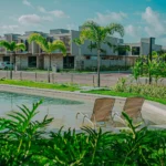 Excelente Casa em Condomínio com 3 Suítes em Intermares