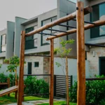 Excelente Casa em Condomínio com 3 Suítes em Intermares