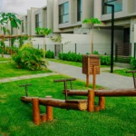 Excelente Casa em Condomínio com 3 Suítes em Intermares