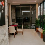 Excelente Casa em Condomínio com 3 Suítes em Intermares