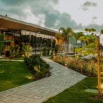 Excelente Casa em Condomínio com 3 Suítes em Intermares