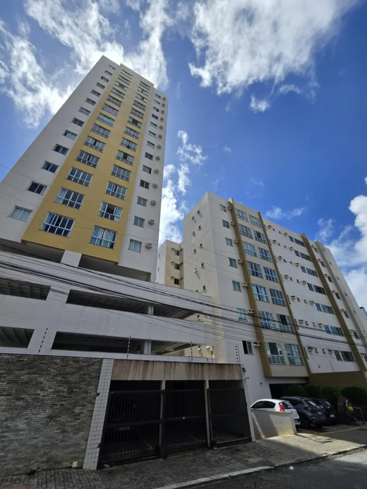 Apartamento no Bairro dos Estados 2 Quartos sendo 1 Suíte com Elevador e Piscina