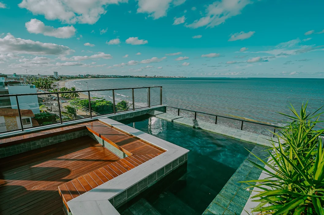 Beira-Mar do Bessa com Studio ou 2 Quartos, Lazer