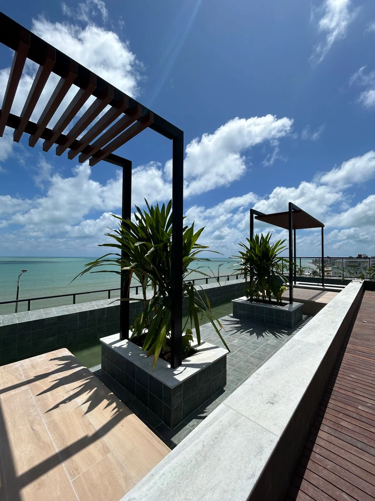 Beira-Mar do Bessa com Studio ou 2 Quartos, Lazer