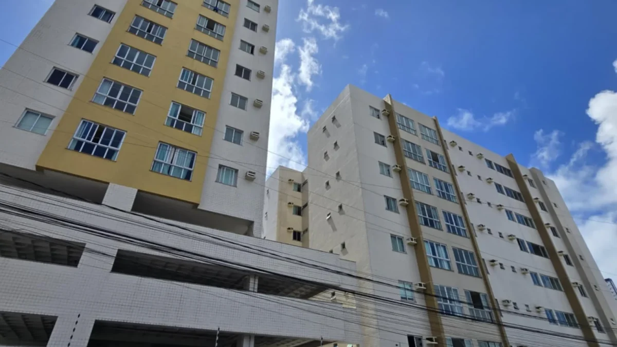 Apartamento no Bairro dos Estados 2 Quartos sendo 1 Suíte com Elevador e Piscina