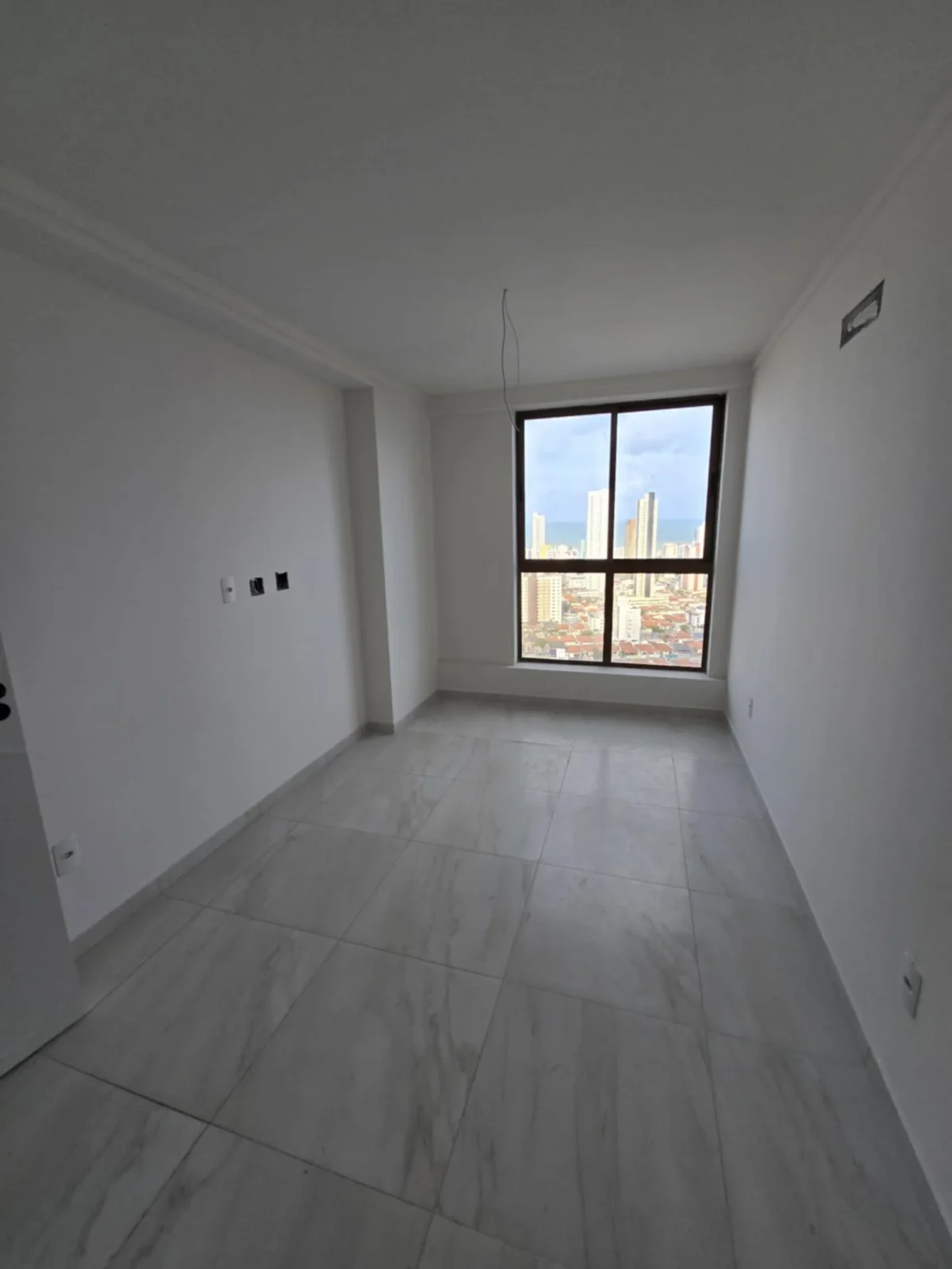 Apartamento no João Agripino/Brisamar com 3 Quartos, 2 Vagas e Lazer Completo