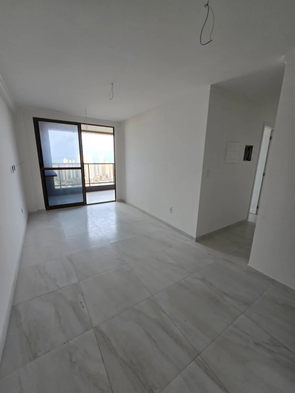 Apartamento no João Agripino/Brisamar com 3 Quartos, 2 Vagas e Lazer Completo
