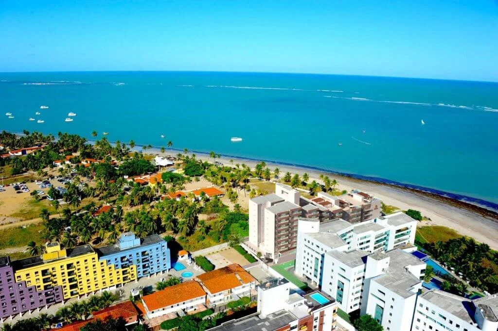Beira-Mar Pé na Areia em Ponta de Campina 2 Quartos, Lazer Completo