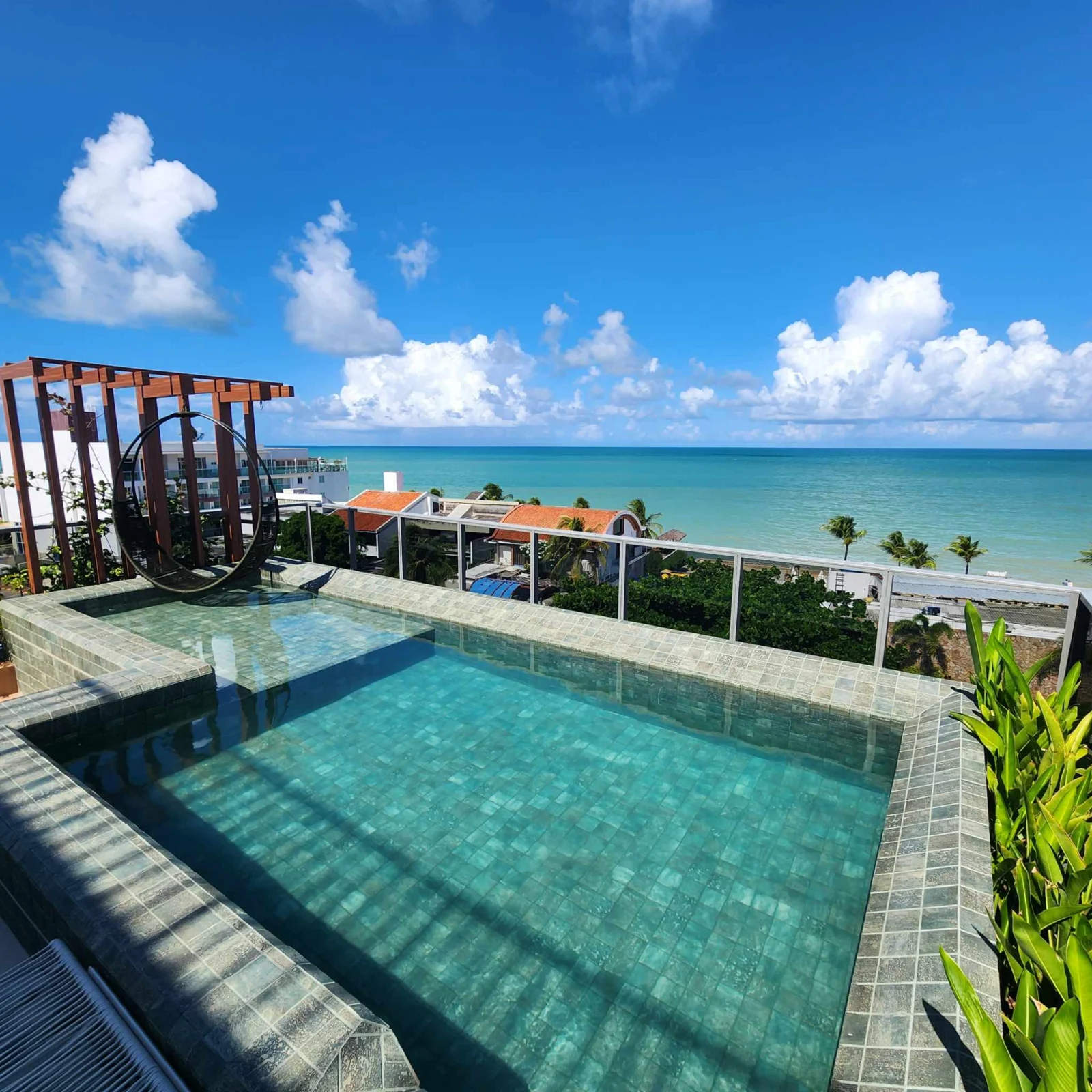 Flat pronto no Jardim Oceania/Bessa com Elevador, Piscina, 70m do Mar