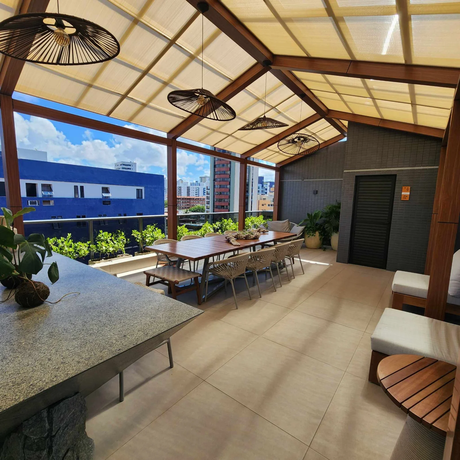 Flat pronto no Jardim Oceania/Bessa com Elevador, Piscina, 70m do Mar