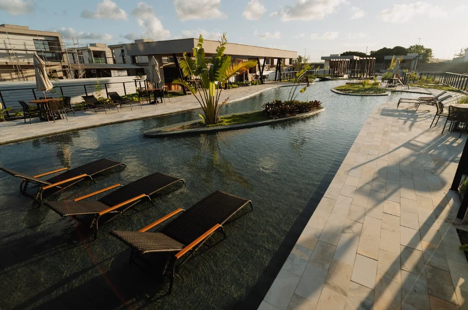 Casas em Condomínio Fechado com 3 Suítes e Lazer de Resort