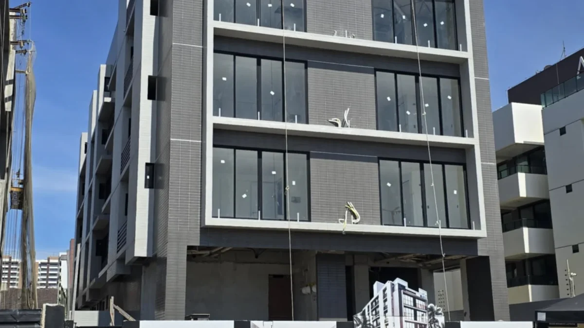 Lançamento de Flat Beira-mar de Intermares, Elevador e Lazer