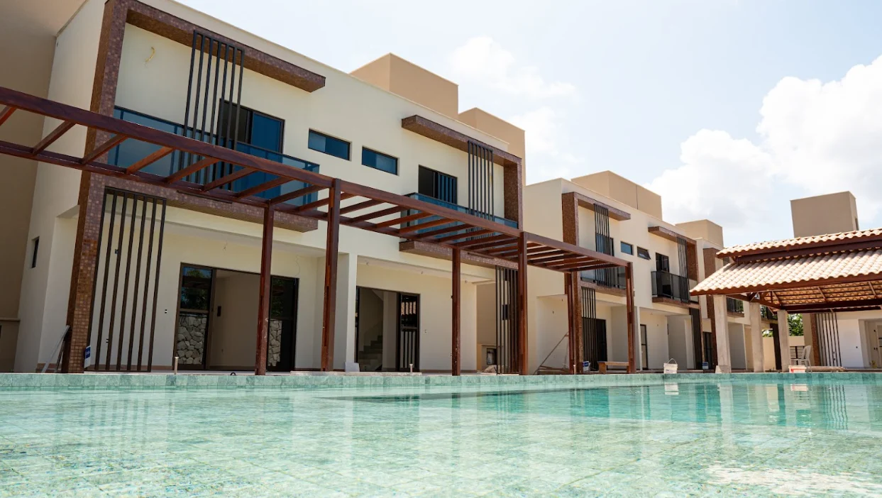 Casa Duplex com 3 Quartos sendo 1 Suíte em Ponta de Campina