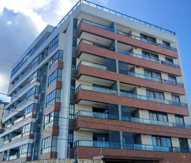 Apartamento em Intermares com 2 ou 3 Quarto sendo 1 Suíte, Elevador e Piscina