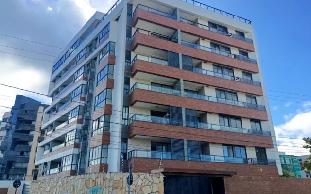 Apartamento em Intermares com 2 ou 3 Quarto sendo 1 Suíte, Elevador e Piscina