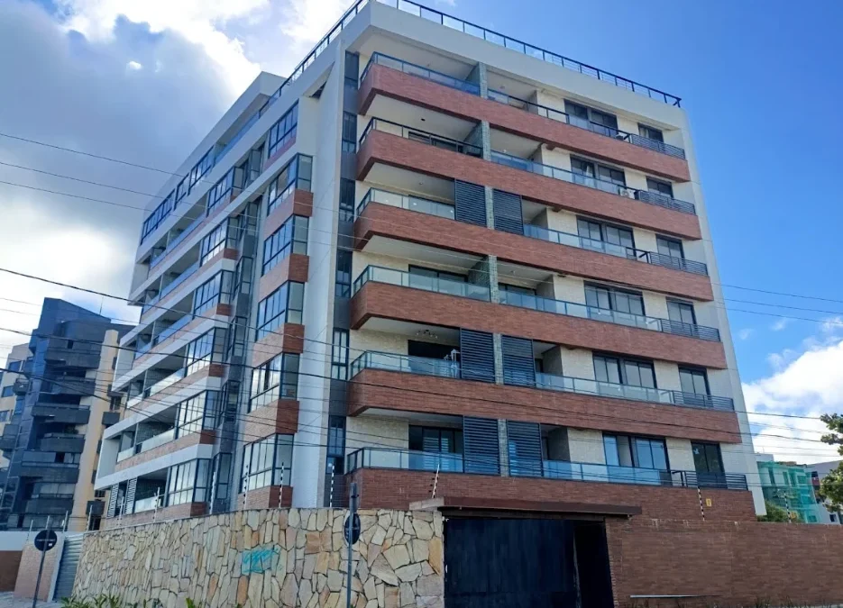 Apartamento em Intermares com 2 ou 3 Quarto sendo 1 Suíte, Elevador e Piscina
