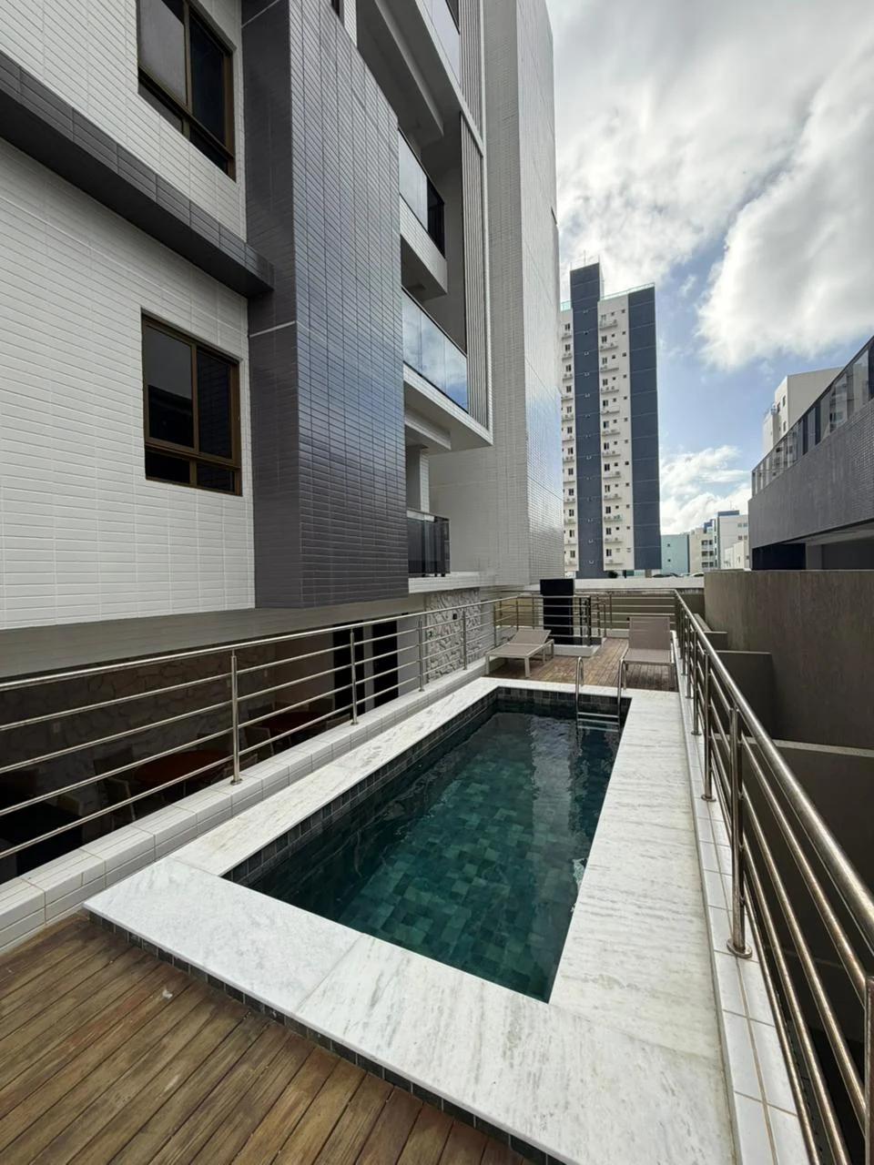 Apartamento no Bessa com 2 Quartos sendo 1 Suíte, Elevador e Lazer