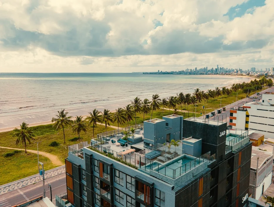 Últimas Unidades Beira-Mar de Intermares com 2 ou 3 Quartos, Elevador e Lazer