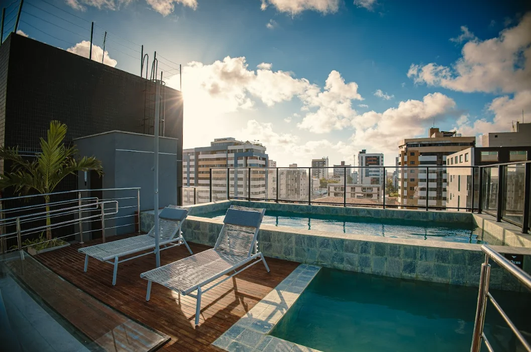 Últimas Unidades Beira-Mar de Intermares com 2 ou 3 Quartos, Elevador e Lazer
