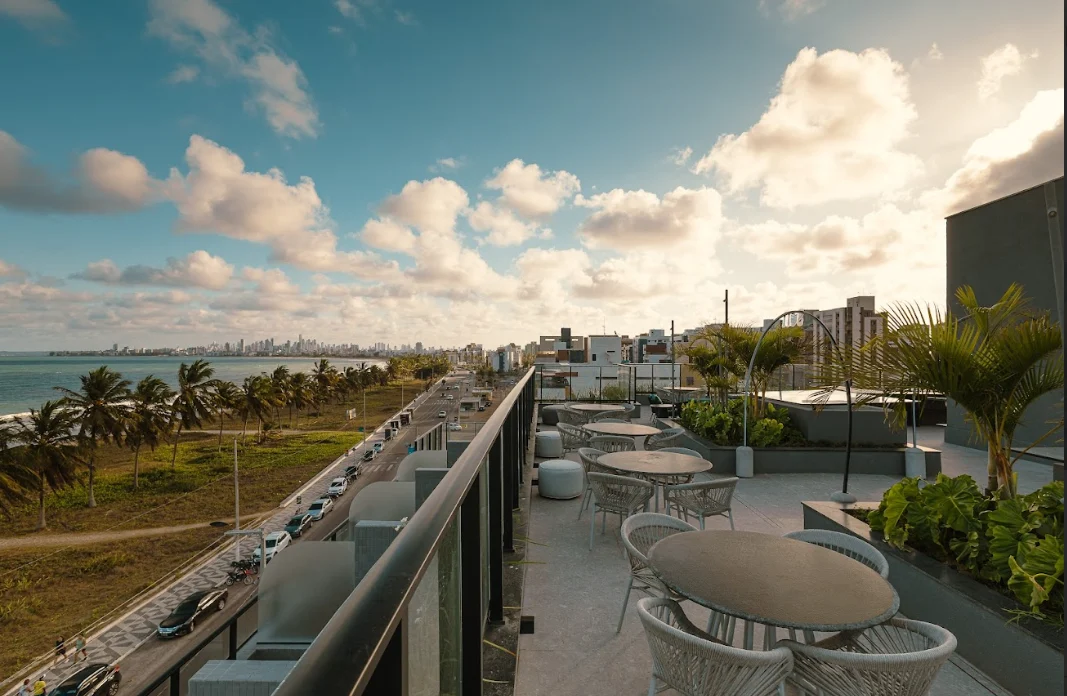 Últimas Unidades Beira-Mar de Intermares com 2 ou 3 Quartos, Elevador e Lazer