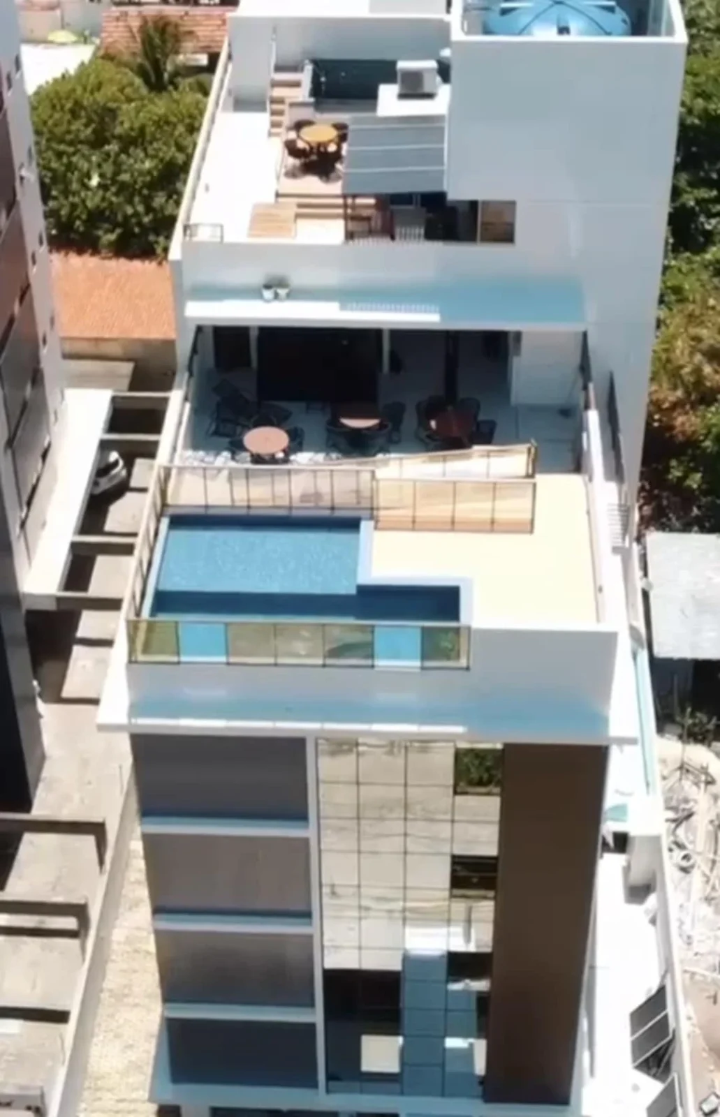 Apartamento em Ponta de Campina 2 ou 3 Quartos sendo 1 ou 2 Suítes, Elevador e Lazer