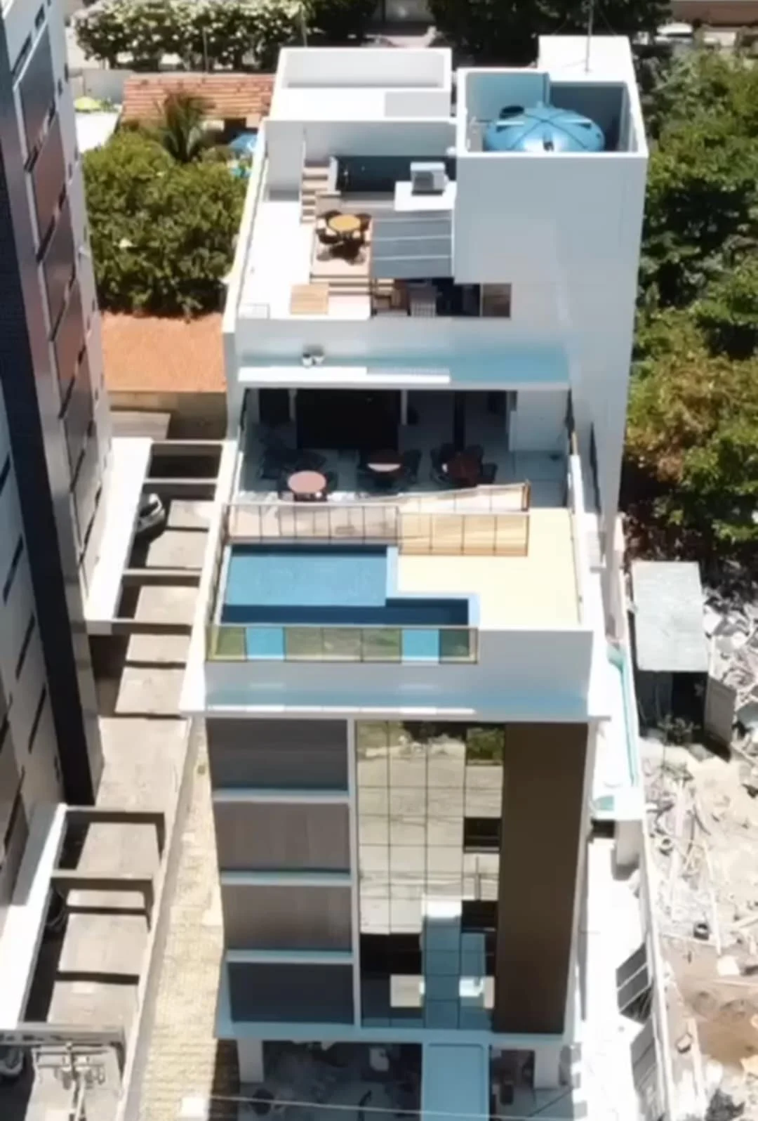 Apartamento em Ponta de Campina 2 ou 3 Quartos sendo 1 ou 2 Suítes, Elevador e Lazer