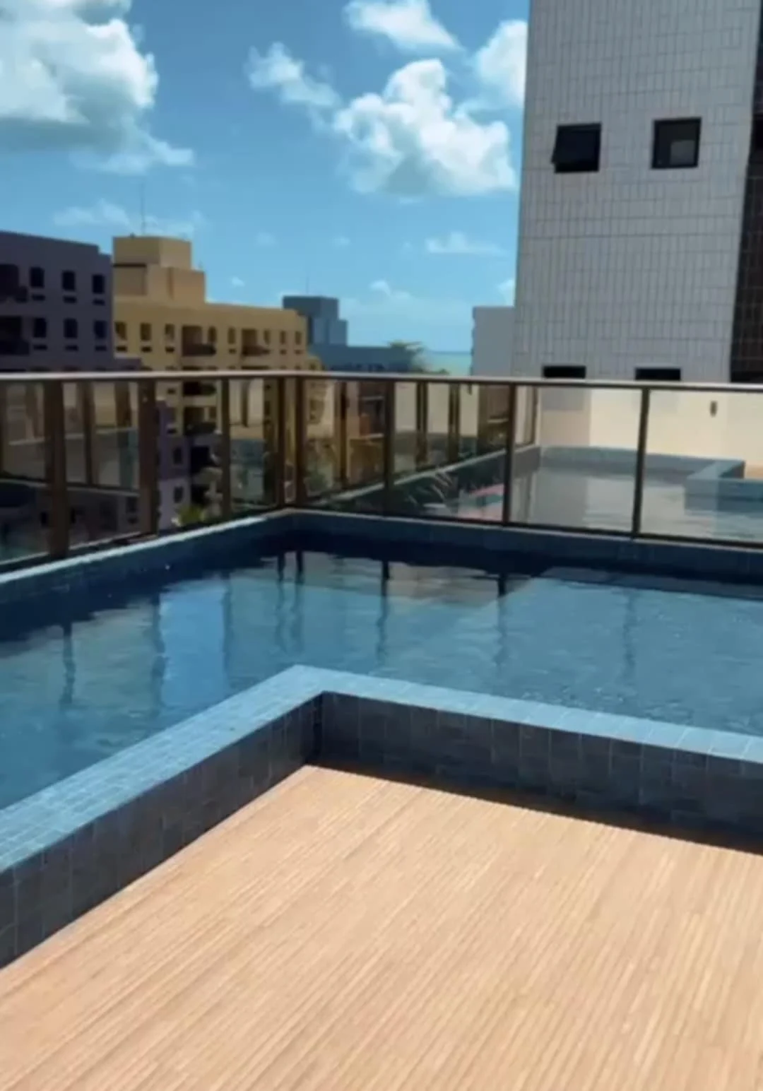Apartamento em Ponta de Campina 2 ou 3 Quartos sendo 1 ou 2 Suítes, Elevador e Lazer