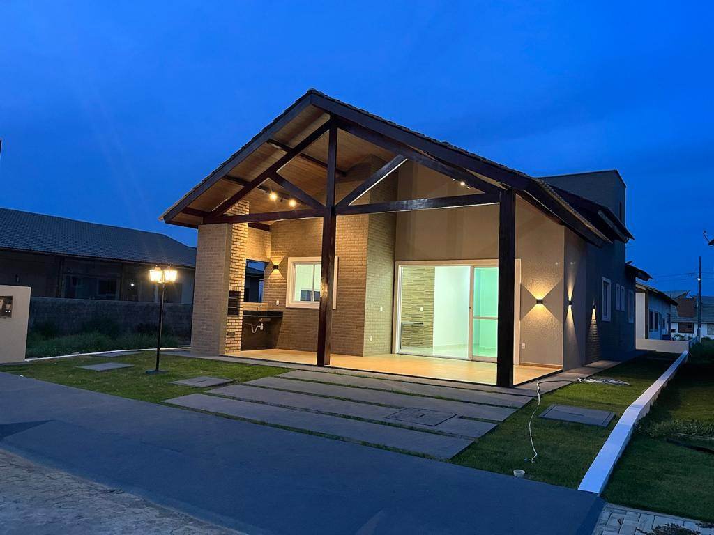 Excelente Casa em Condomínio em Bananeiras com 4 Suítes sendo 1 Reversível, Lazer