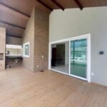 Excelente Casa em Condomínio em Bananeiras com 4 Suítes sendo 1 Reversível, Lazer