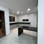 Excelente Casa em Condomínio em Bananeiras com 4 Suítes sendo 1 Reversível, Lazer