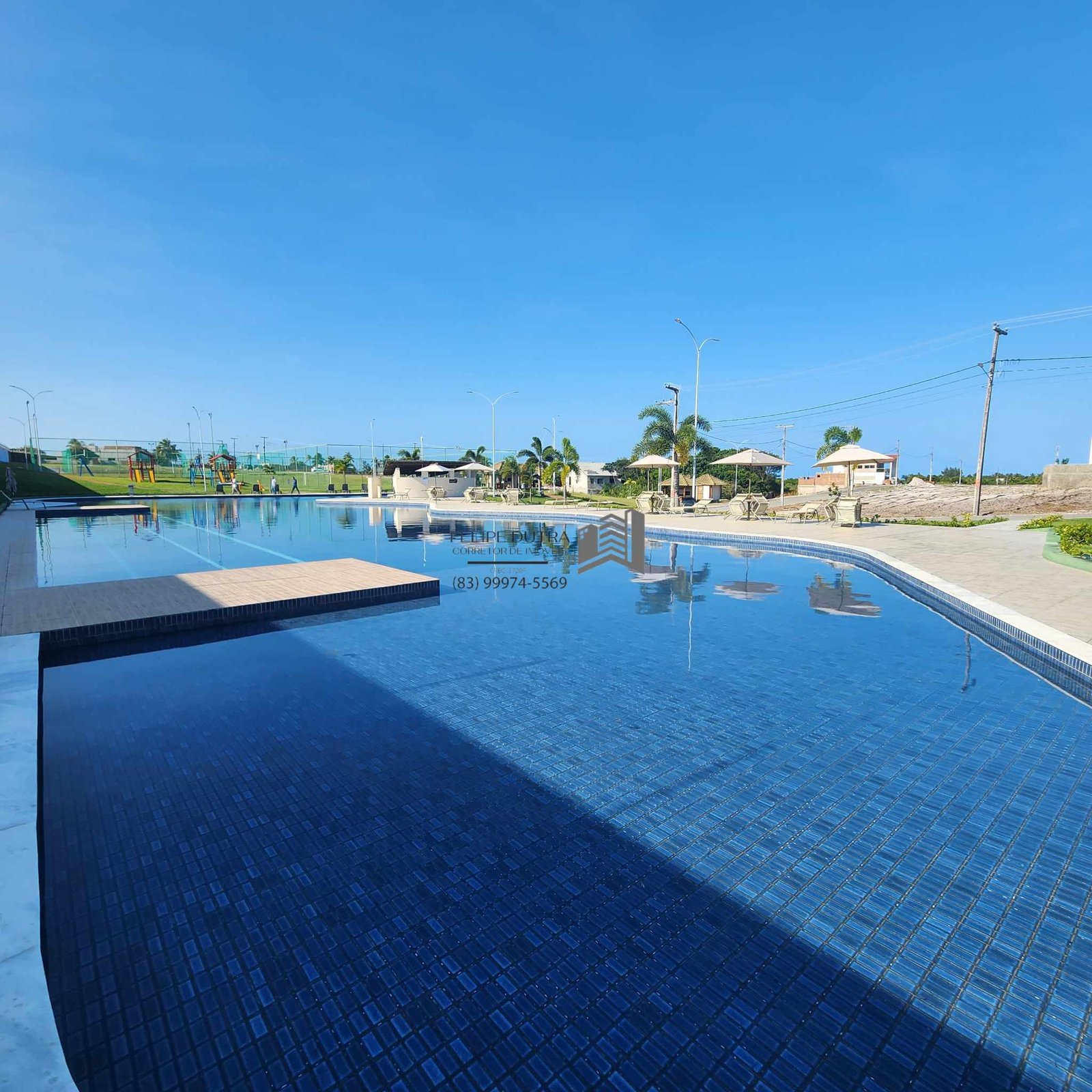 Excelente Casa com 3 Suítes em Condomínio Fechado em Carapibus/Conde com Lazer Completo