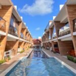 Bangalô Triplex em Condomínio Fechado no Poço/Camboinha com 3 Quartos sendo 2 suítes, 134m²