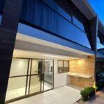 Bangalô Triplex em Condomínio Fechado no Poço/Camboinha com 3 Quartos sendo 2 suítes, 134m²