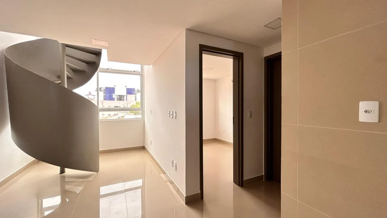 Cobertura 2 Quartos sendo 1 Suíte nos Bancários com Hidro, Elevador e Lazer