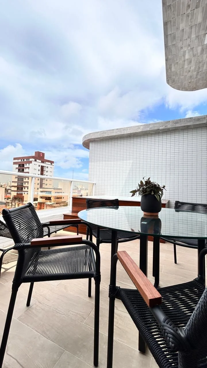 Cobertura 2 Quartos sendo 1 Suíte nos Bancários com Hidro, Elevador e Lazer