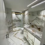 Bangalô Triplex em Condomínio Fechado no Poço/Camboinha com 3 Quartos sendo 2 suítes, 134m²