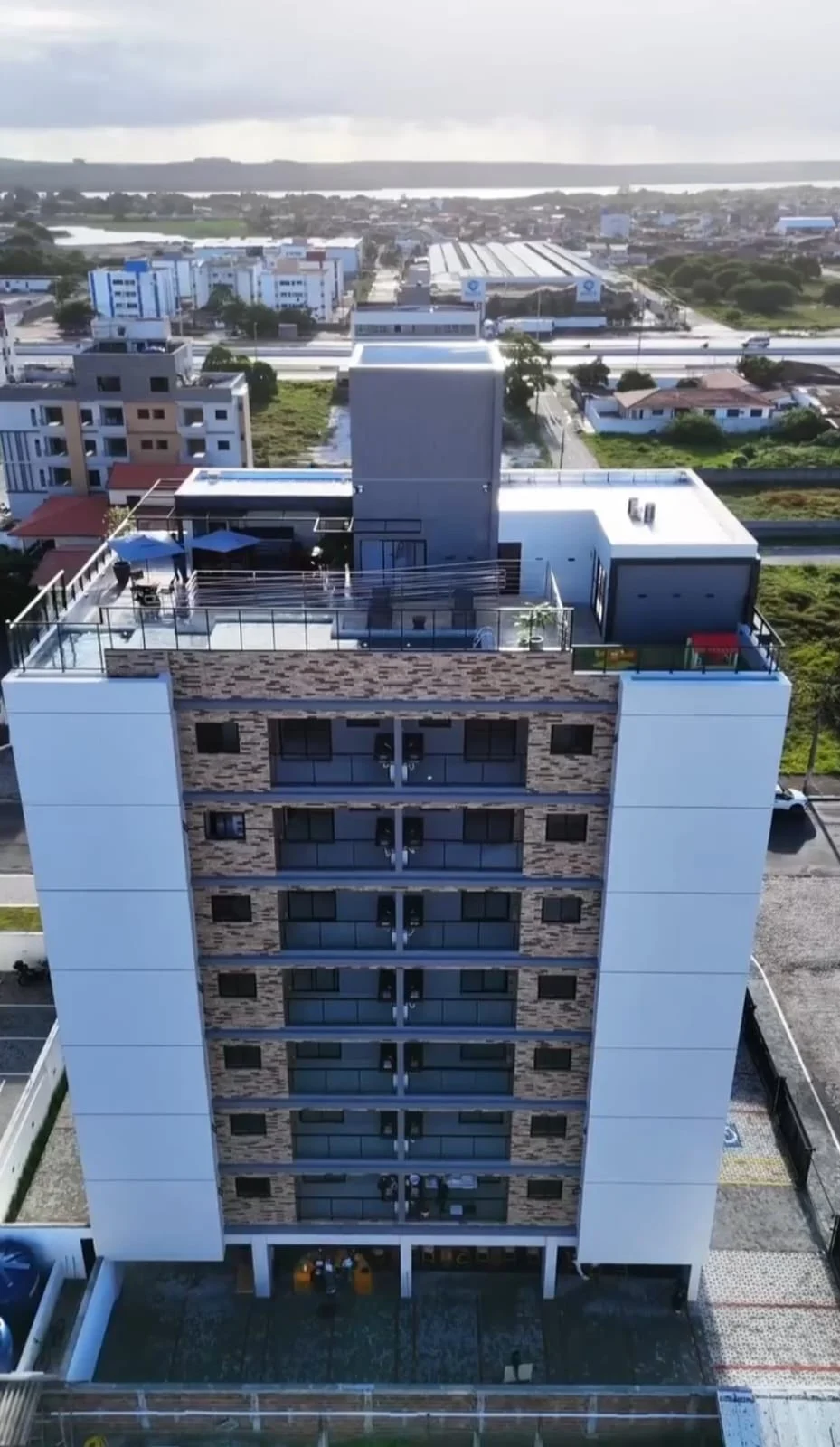 Últimas Unidades em Intermares 3 Quartos, Elevador e Lazer