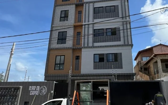Apartamento em Intermares com 3 Quartos, Elevador e Lazer