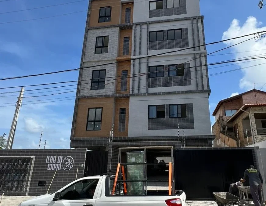 Apartamento em Intermares com 3 Quartos, Elevador e Lazer