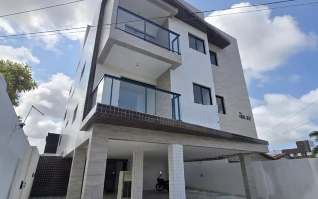 Apartamento Térreo e Cobertura no Cristo com 2  Quartos sendo 1 Suíte