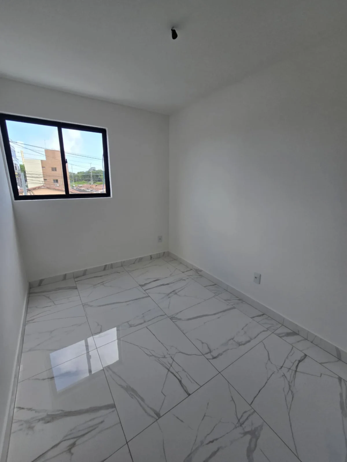 Apartamento Térreo e Cobertura no Cristo com 2  Quartos sendo 1 Suíte
