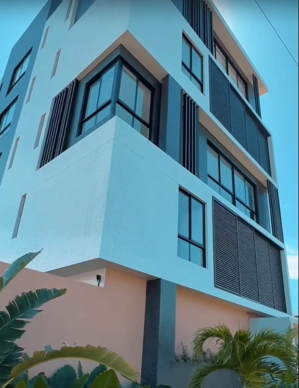Apartamento em Camboinha com 3 Quartos sendo 2 Suítes e Lazer