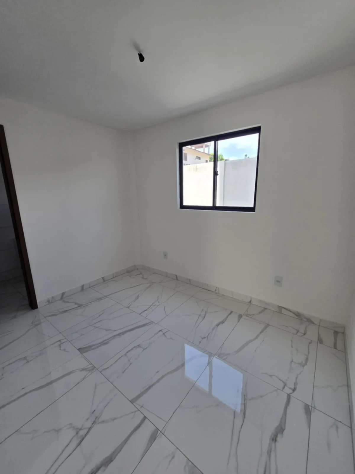 Apartamento Térreo e Cobertura no Cristo com 2  Quartos sendo 1 Suíte