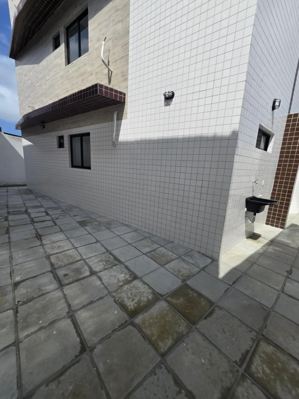Apartamento Térreo e Cobertura no Cristo com 2  Quartos sendo 1 Suíte
