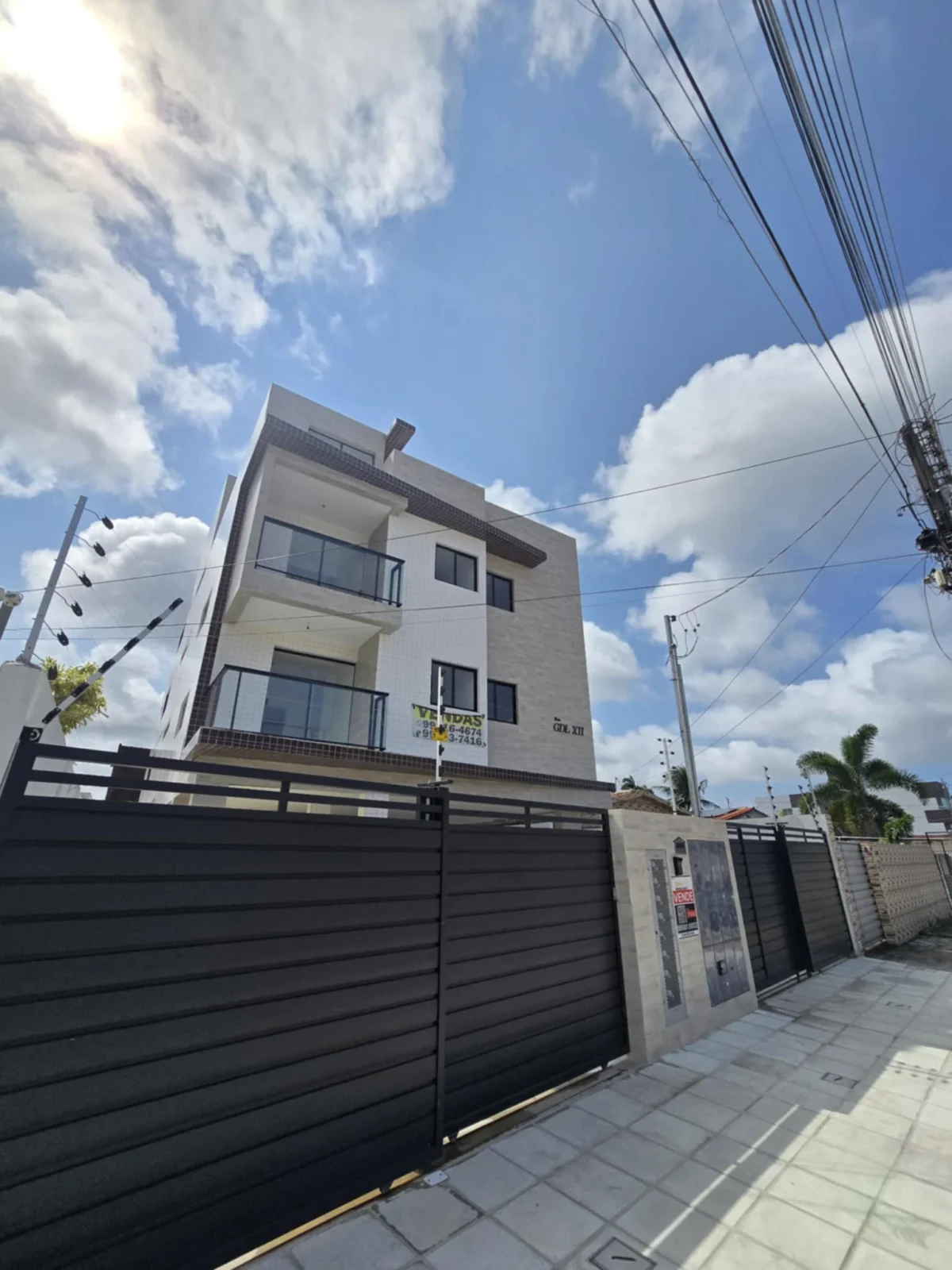 Apartamento Térreo e Cobertura no Cristo com 2  Quartos sendo 1 Suíte