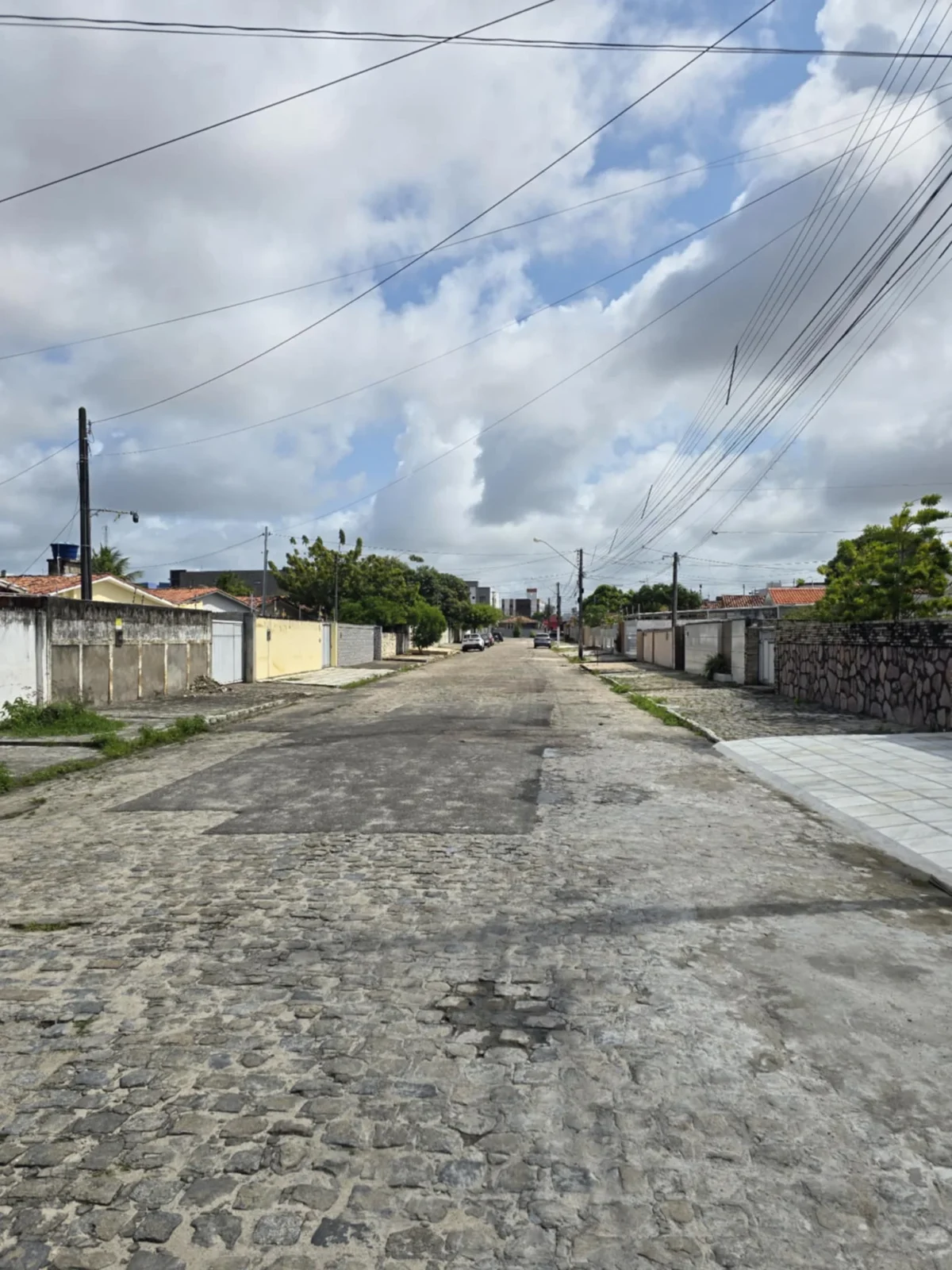 Apartamento Térreo e Cobertura no Cristo com 2  Quartos sendo 1 Suíte