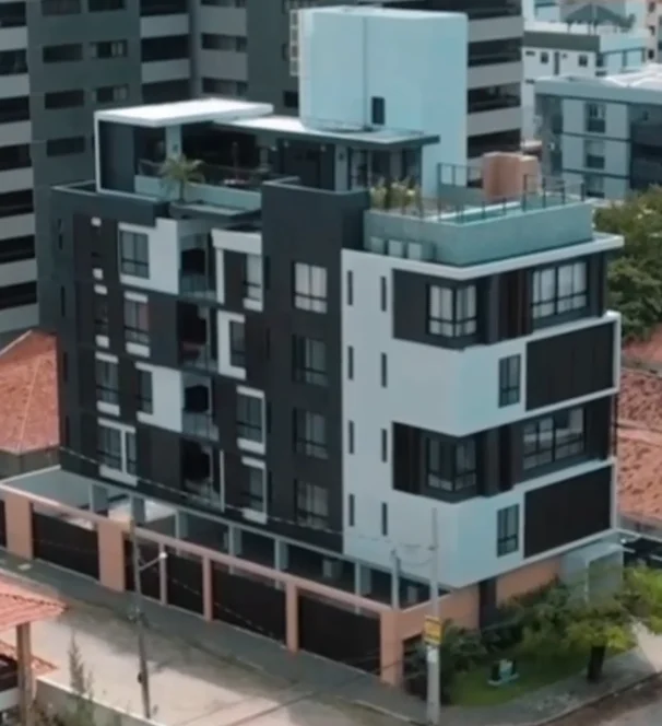 Apartamento em Camboinha com 3 Quartos sendo 2 Suítes e Lazer
