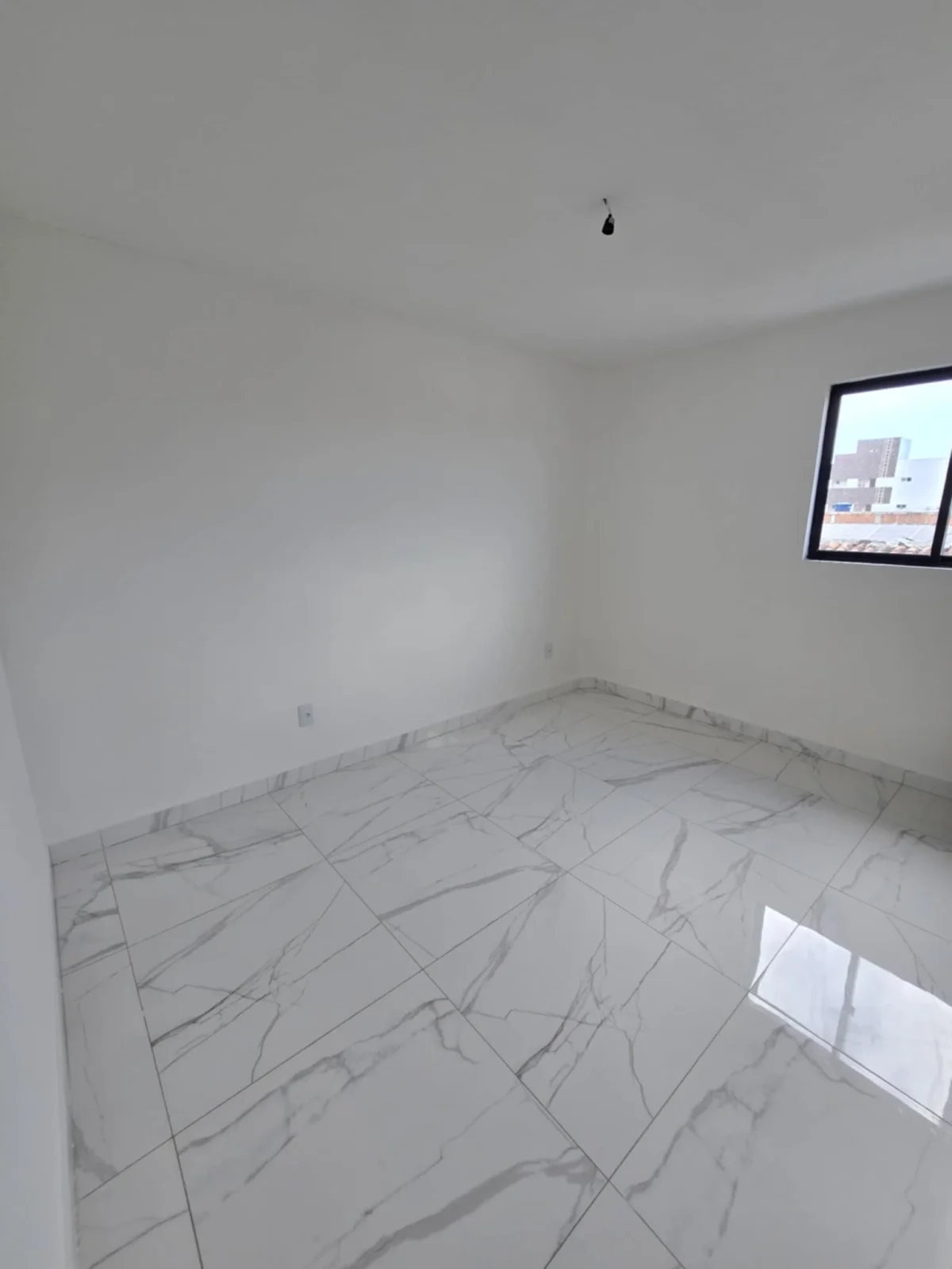 Apartamento Térreo e Cobertura no Cristo com 2  Quartos sendo 1 Suíte