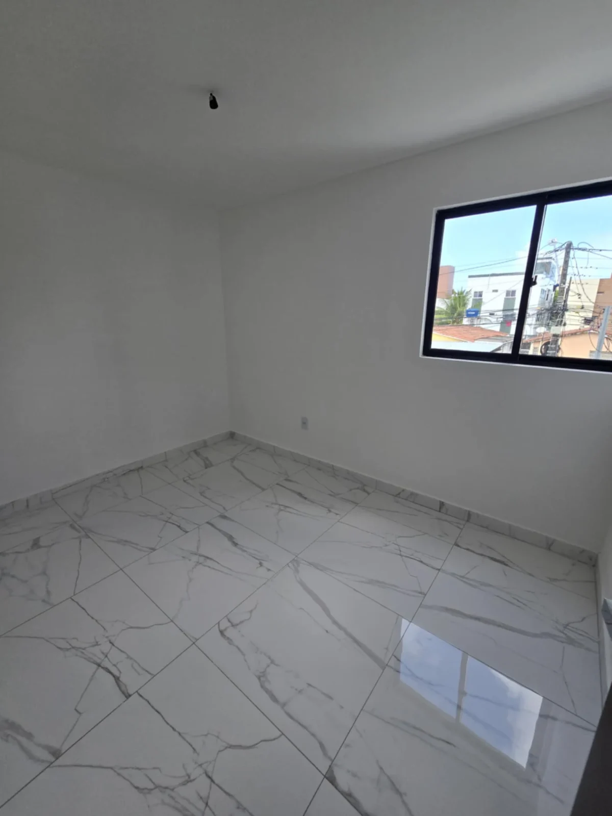 Apartamento Térreo e Cobertura no Cristo com 2  Quartos sendo 1 Suíte